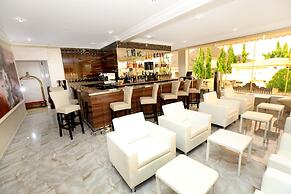 The Wells Carlton Hotel and Apartments