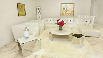 The Wells Carlton Hotel and Apartments