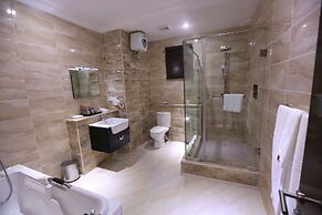 The Wells Carlton Hotel and Apartments