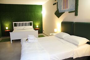 Urban Pop Hostel & BnB