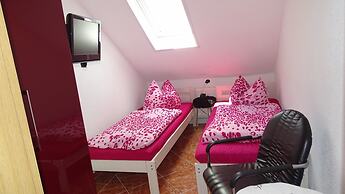 Gästezimmer & Ferienwohnung Berge