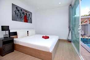 Tropical Living in Modern Villa Lancelot