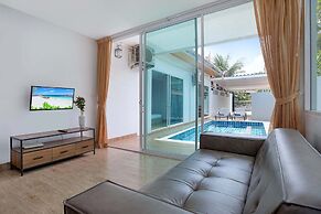 Tropical Living in Modern Villa Lancelot