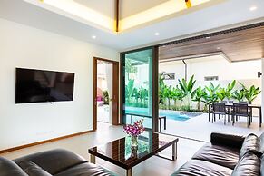 Exquisite Thai Balinese Pool Villa Mika
