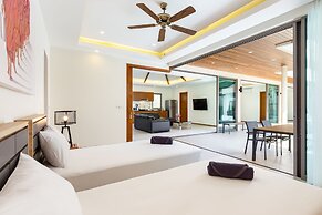 Exquisite Thai Balinese Pool Villa Mika