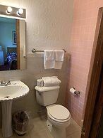 Lakeside Motel