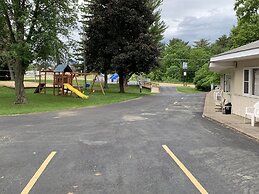 Lakeside Motel
