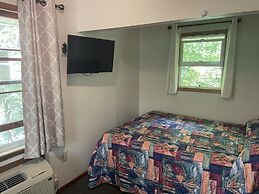 Lakeside Motel