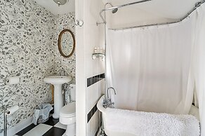 The Gables of Rhinebeck Inn