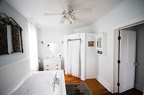 The Gables of Rhinebeck Inn