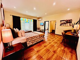 PINK FLAMINGO BOUTIQUE HOTEL
