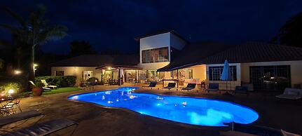 PINK FLAMINGO BOUTIQUE HOTEL