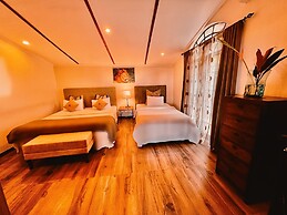 PINK FLAMINGO BOUTIQUE HOTEL