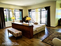 PINK FLAMINGO BOUTIQUE HOTEL