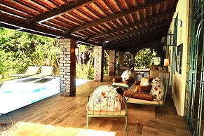 PINK FLAMINGO BOUTIQUE HOTEL