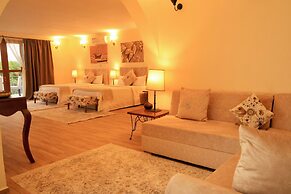 PINK FLAMINGO BOUTIQUE HOTEL