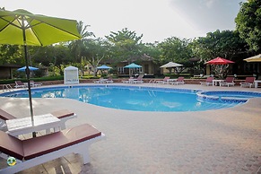 Charlestina Beach Resort