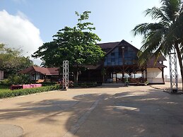 Charlestina Beach Resort