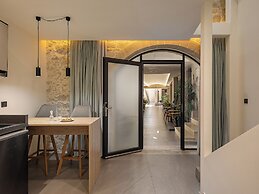 Casa D'Irene Deluxe Hotel