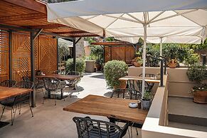 Casa D'Irene Deluxe Hotel