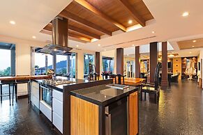 Ocean View Boutique 8BR Pool Villa Sawan