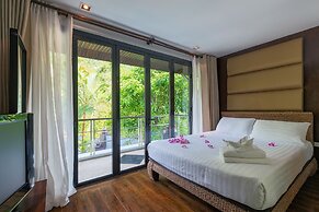 Spectacular Seaview Pool Villa Kalim 6
