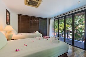 Spectacular Seaview Pool Villa Kalim 6