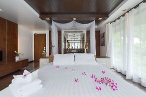 Spectacular Seaview Pool Villa Kalim 6