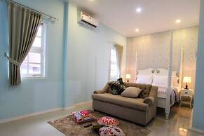 Omah Madam Bed & Breakfast