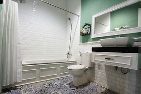 Omah Madam Bed & Breakfast