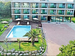 Memoria Pool Villa Family Pension