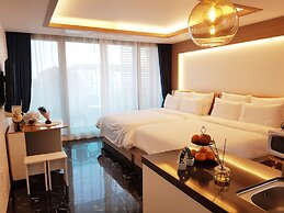 Memoria Pool Villa Family Pension