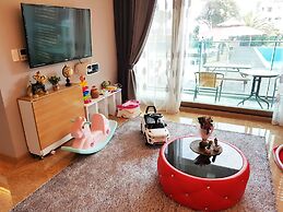 Memoria Pool Villa Family Pension