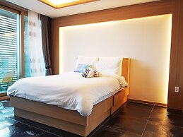 Memoria Pool Villa Family Pension