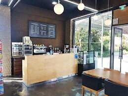 Memoria Pool Villa Family Pension