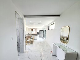 Memoria Pool Villa Family Pension