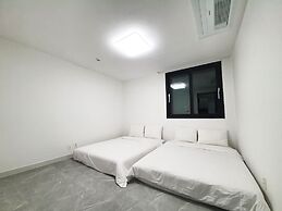 Memoria Pool Villa Family Pension