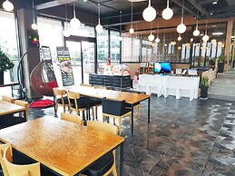 Memoria Pool Villa Family Pension