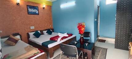 Hotel Anand Lok