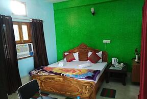 Hotel Anand Lok