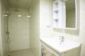 Wanlong Apartment Xiangxue Branch