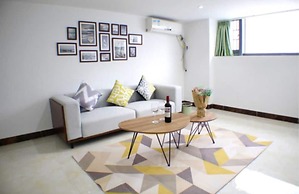 Wanlong Apartment Xiangxue Branch