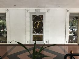 Kondominium Golf Karawaci