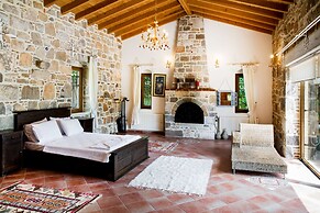 Important Group Villa Citrus