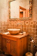 Important Group Villa Citrus