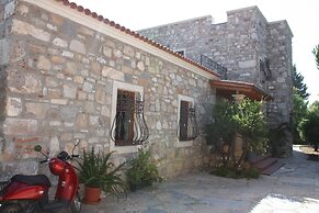 Important Group Villa Citrus