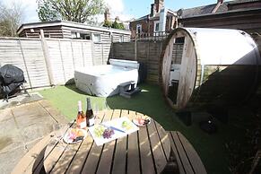Holiday Home With Hot Tub & Sauna