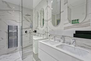 Luxury Apt Ocean Views in Tigne Point, With Pool