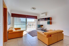 Fabulous Apartment With Pool, Upmarket Area