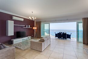 Seaview 3BR Apart inc Pool, Fort Cambridge Sliema